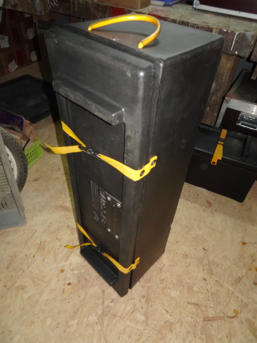 Valigie: HARDCASE 40 (mit 2 Rädern) – Usato da Hütten venduto da Technics01LT 2