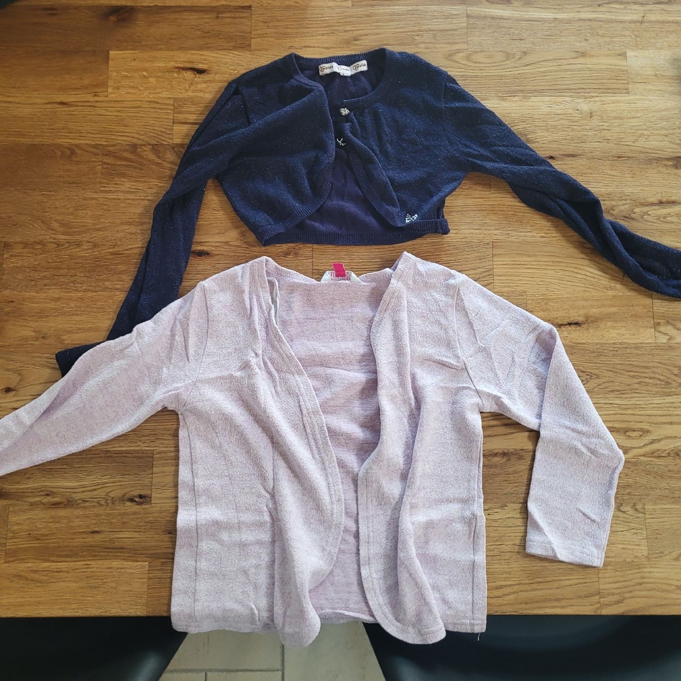 Lotti & Set di vestiti: Mädchen Kleiderpaket 9 Teile Grösse ca. 110/116 – Usato da Arth venduto da BaMiLiScH 2