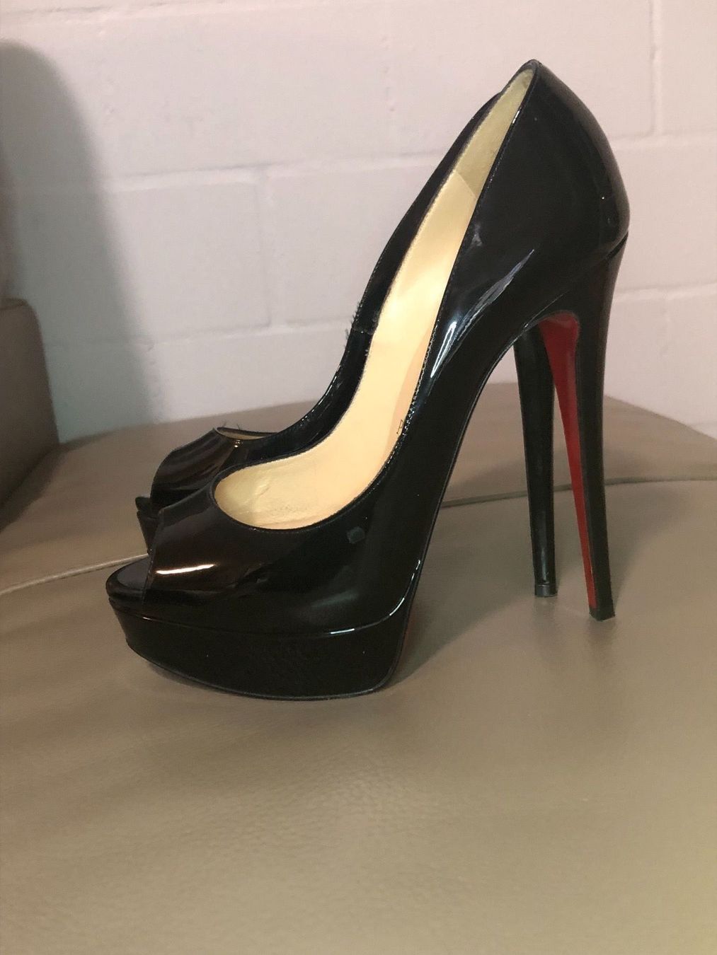 Christian Louboutin Damenschuhe: Cristian Louboutin Schuhe Gr.38 – Gebraucht aus Zürich von  1