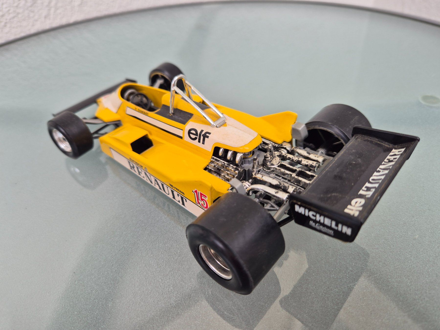 Renault Modellini d'auto: Renault Re 32 Patrick Tambay von Burago. – Usato da Oberbuchsiten venduto da laffite54 5
