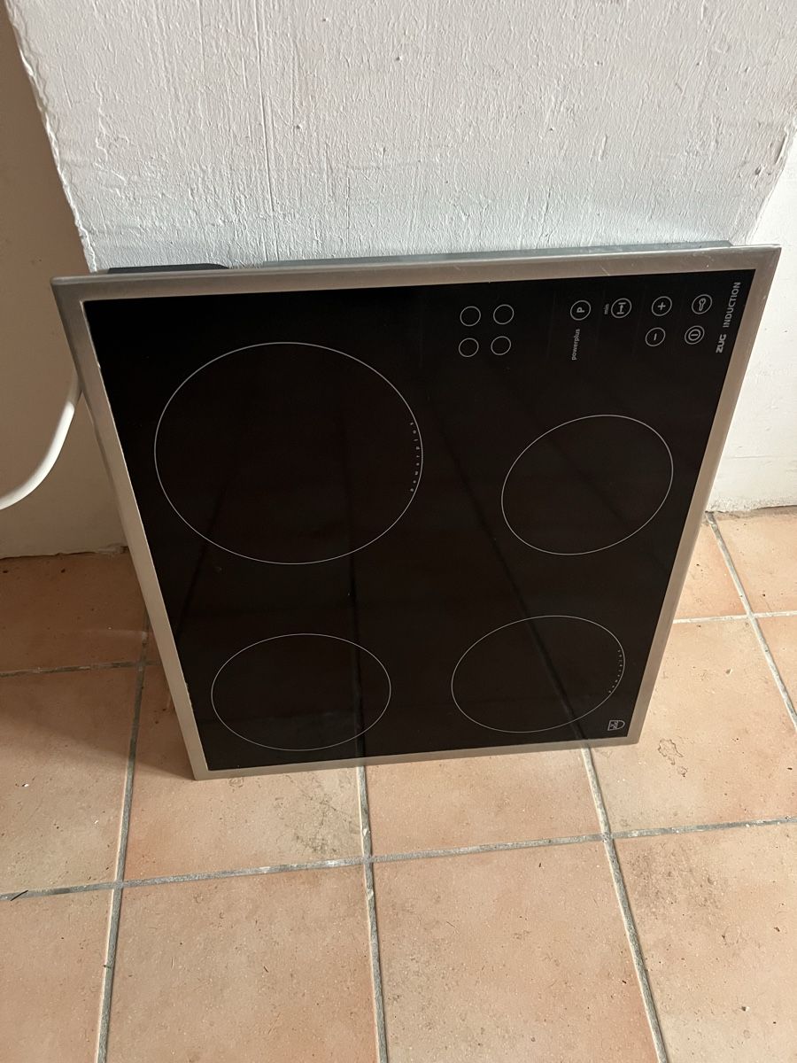 V-Zug Elettrodomestici da cucina: Elektrisches Küchenkochfeld – Usato da Basel venduto da AnselS 2