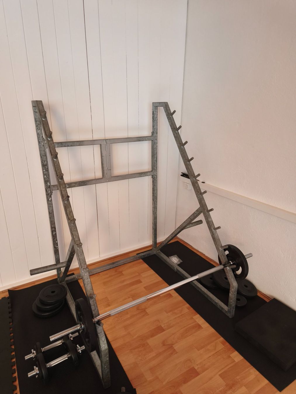 Manubri & Pesi: Gratis - Hantelständer / Hantelablage! – Usato da Glarus venduto da yzu_8p5f 1