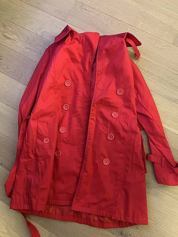 Cappotti: Trenchcoat rot – Usato da Birsfelden venduto da Birsfelden_giveaway