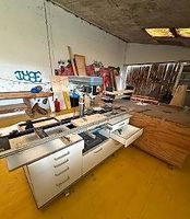 Tischbohrmaschine BM-22 mit Arbeitstisch und Unterbau