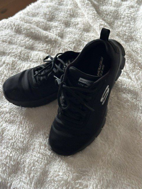 Scarpe da donna: Sneakers sketchers – Usato da Grossdietwil venduto da conniha