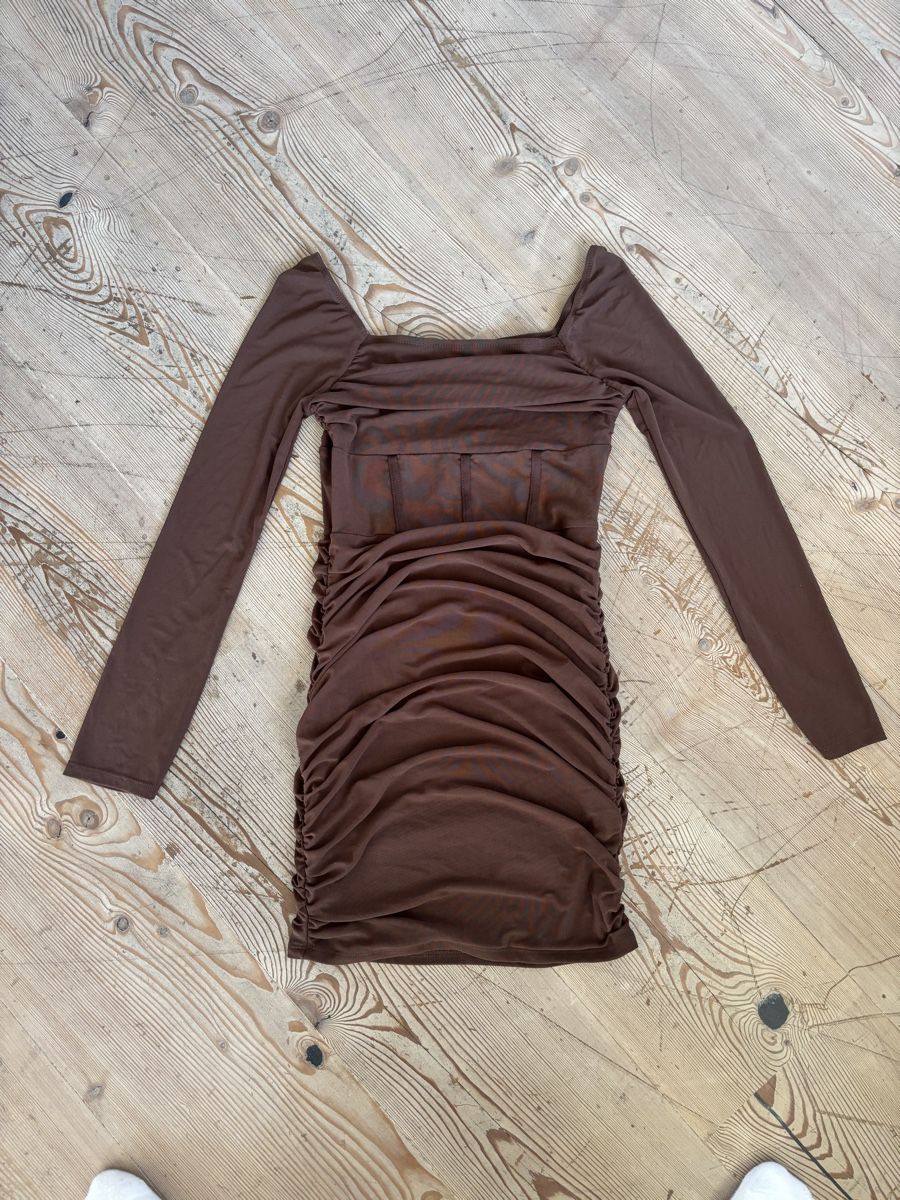 Kleider: Damen Kleid braun – Neu (gemäss Beschreibung) aus Münchenwiler von aleaaurora