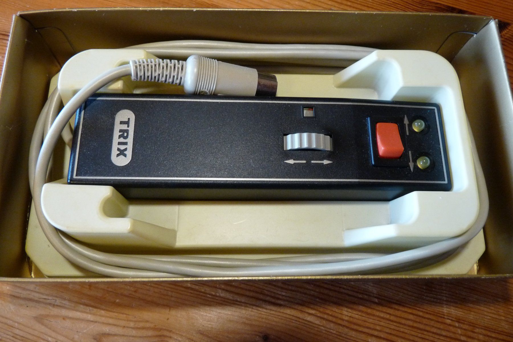 Trix Batterie, Caricabatterie & Alimentatori: TELECOMMANDE POUR TRANSFORMATEUR TRIX MASTER PROFI 5520 – Usato da Crête à l'Oeil - Les Agettes venduto da Moustychat