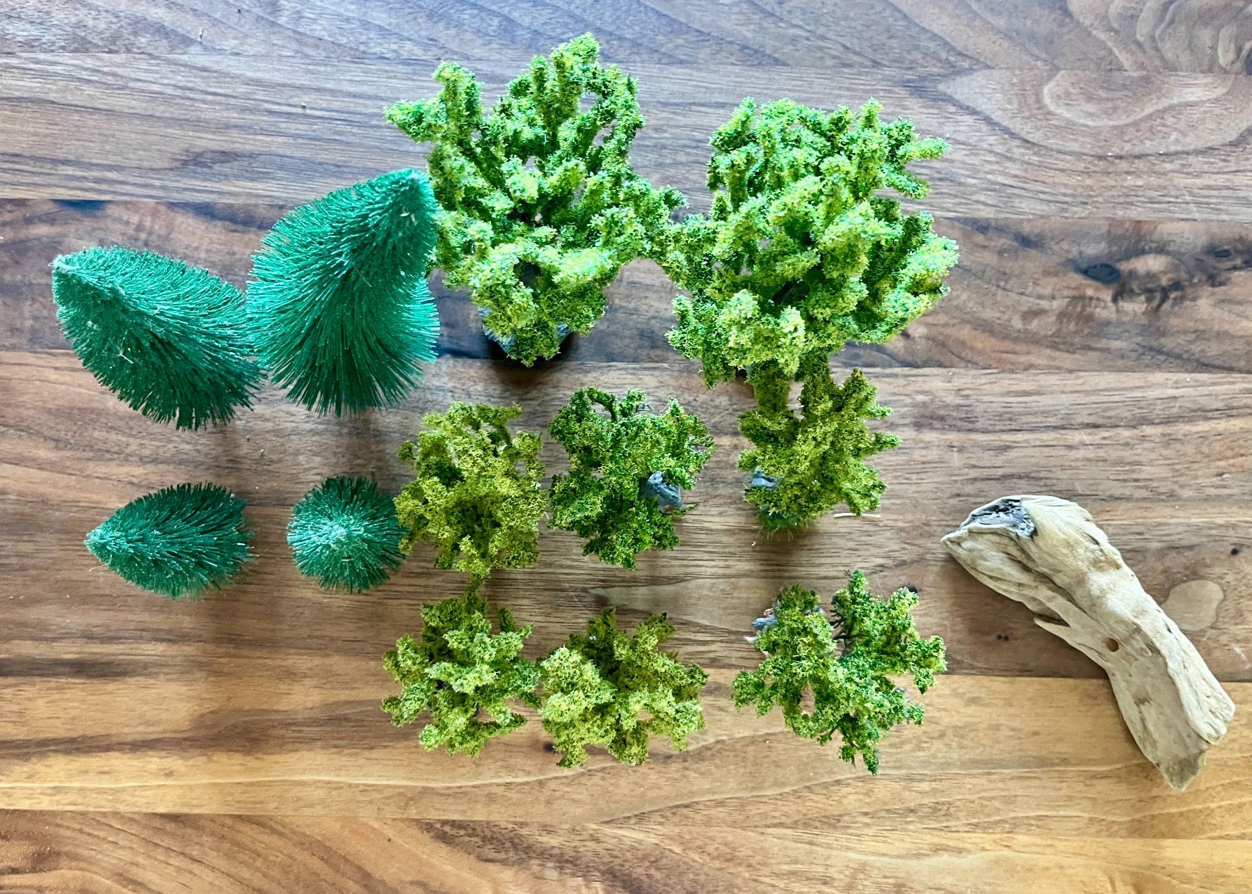 Tutte le decorazioni: Artificial Trees / Künstliche Bäume – Usato da Kilchberg ZH venduto da HomeZH