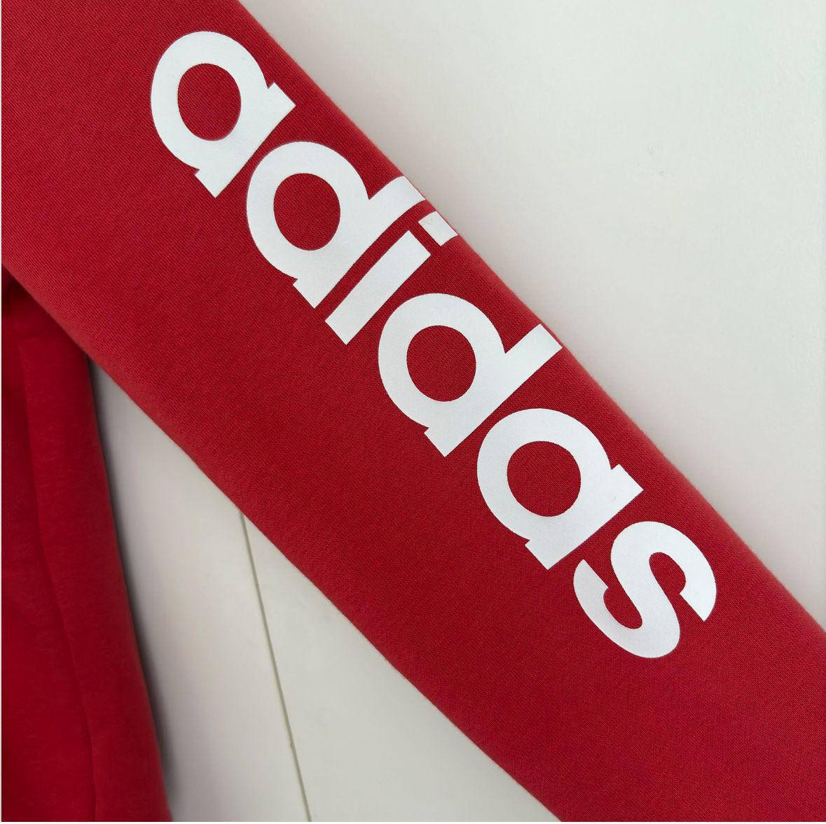 Adidas Giacche: Veste rouge Adidas – Nuovo (secondo la descrizione) da Moudon venduto da TigerrrEye 2