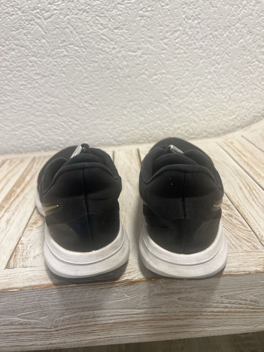 Nike Damenschuhe: Nike 37.5 – Gebraucht aus Pully von Switzerland2020 3