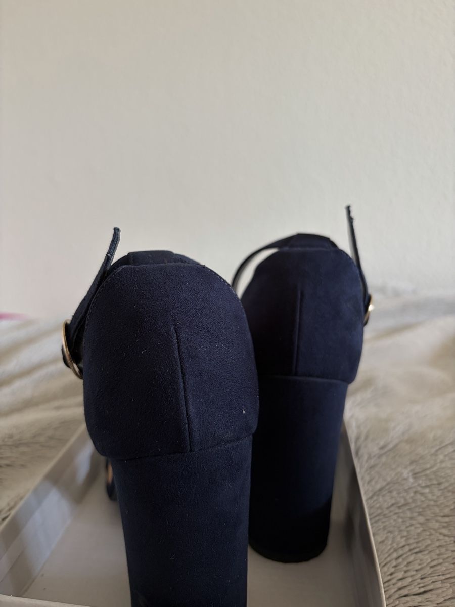 New Look Chaussures femmes: Dunkelblaue Sandaletten mit Absatz – D'occasion à Zürich par mar_5gpw 1