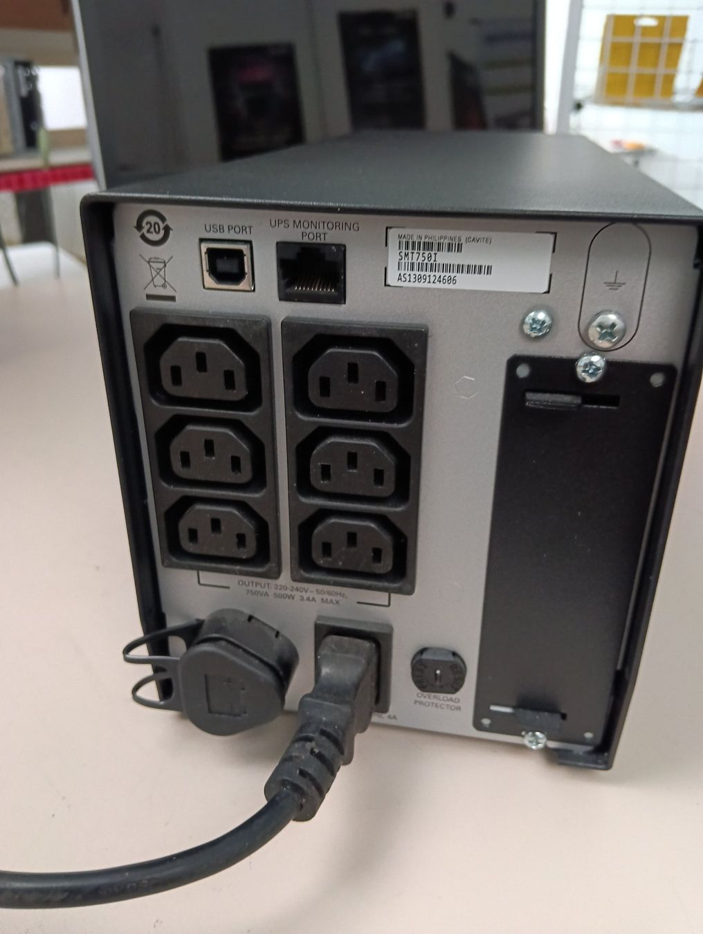Apc Alimentazione elettrica: APC Smart UPS 750 USV – Usato da Grenchen venduto da Les3tilleuls 1