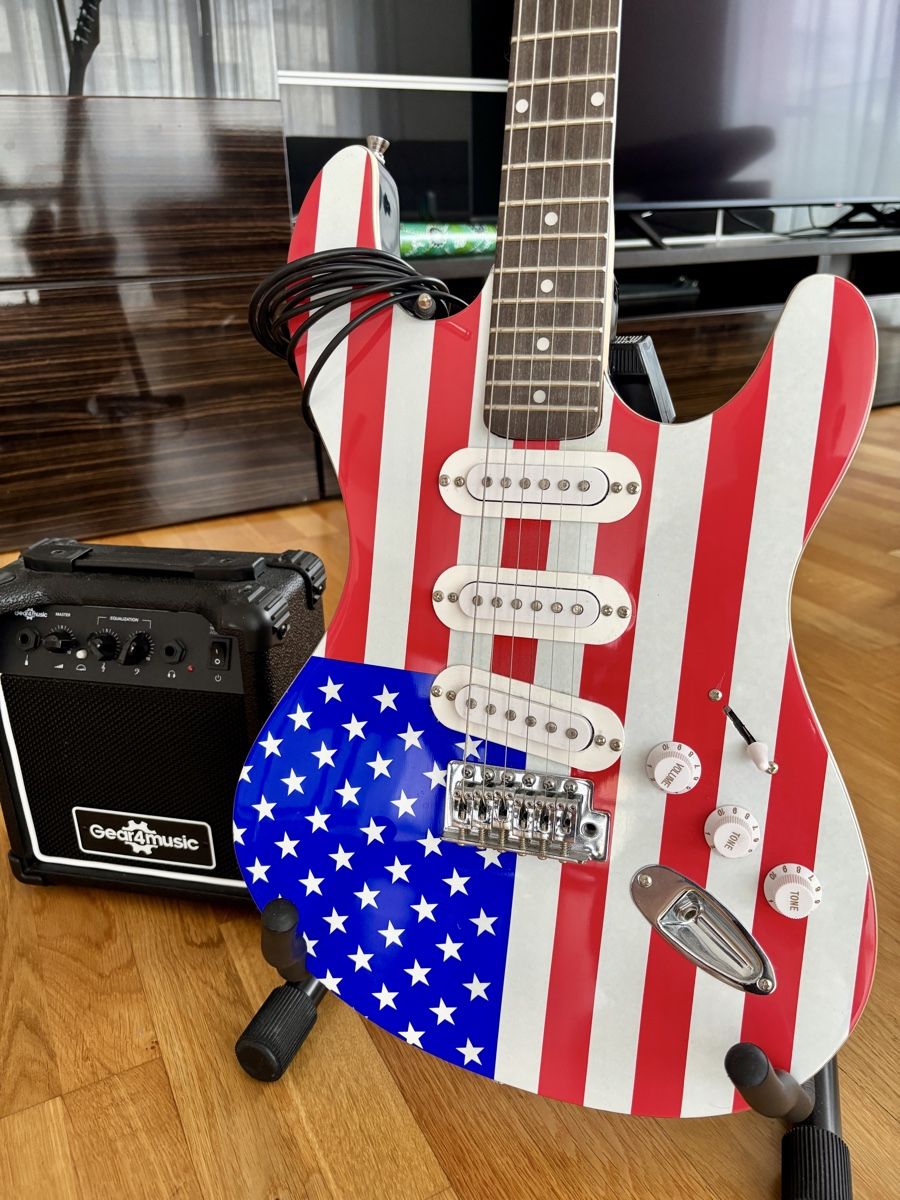 Strumenti musicali: E-Gitarre mit Verstärker und Ständer – Usato da Pfäffikon ZH venduto da sebian