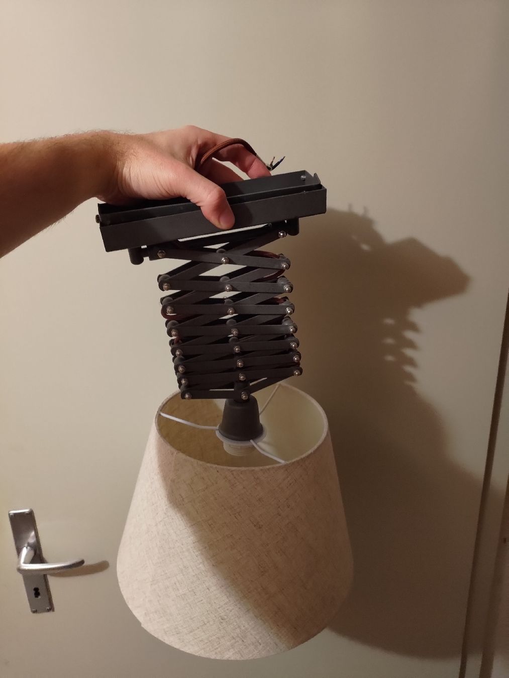 Lampadari & plafoniere: *ENTSORGUNG AB 25.6.* Coole industrial Handorgel Leuchte – Nuovo (secondo la descrizione) da St. Gallen venduto da zwybler 1
