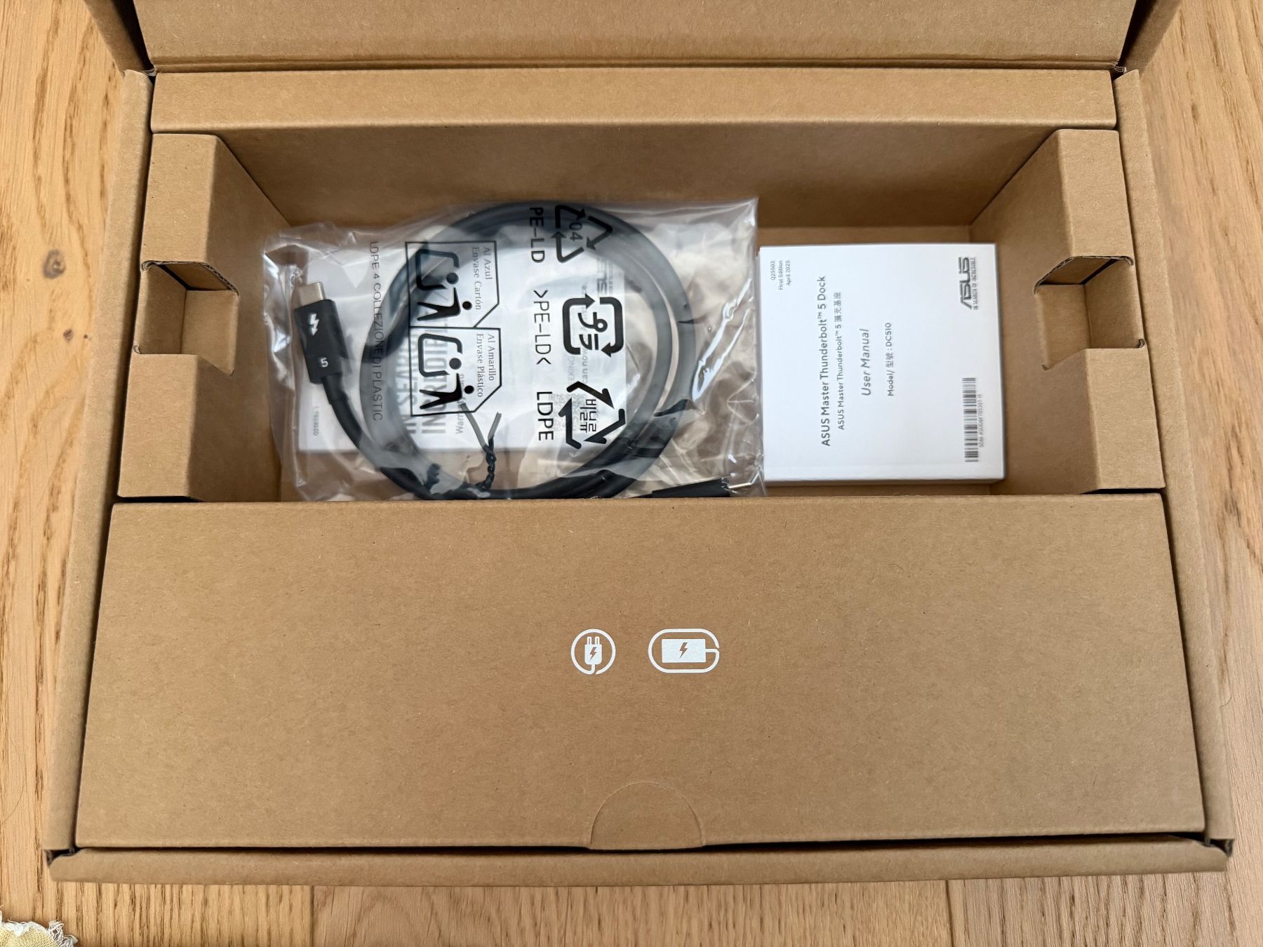 Asus Docking station: ASUS Dockingstation Master DC510 Thunderbolt 5 – Nuovo (secondo la descrizione) da Le Mont-sur-Lausanne venduto da Carl2k 2