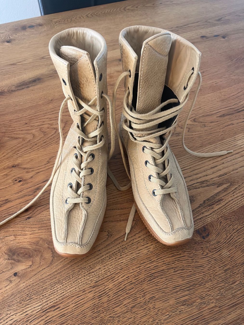 Hogan Scarpe da donna: Hogan Winterstiefeln – Usato da Stans venduto da valeriamanuela 1