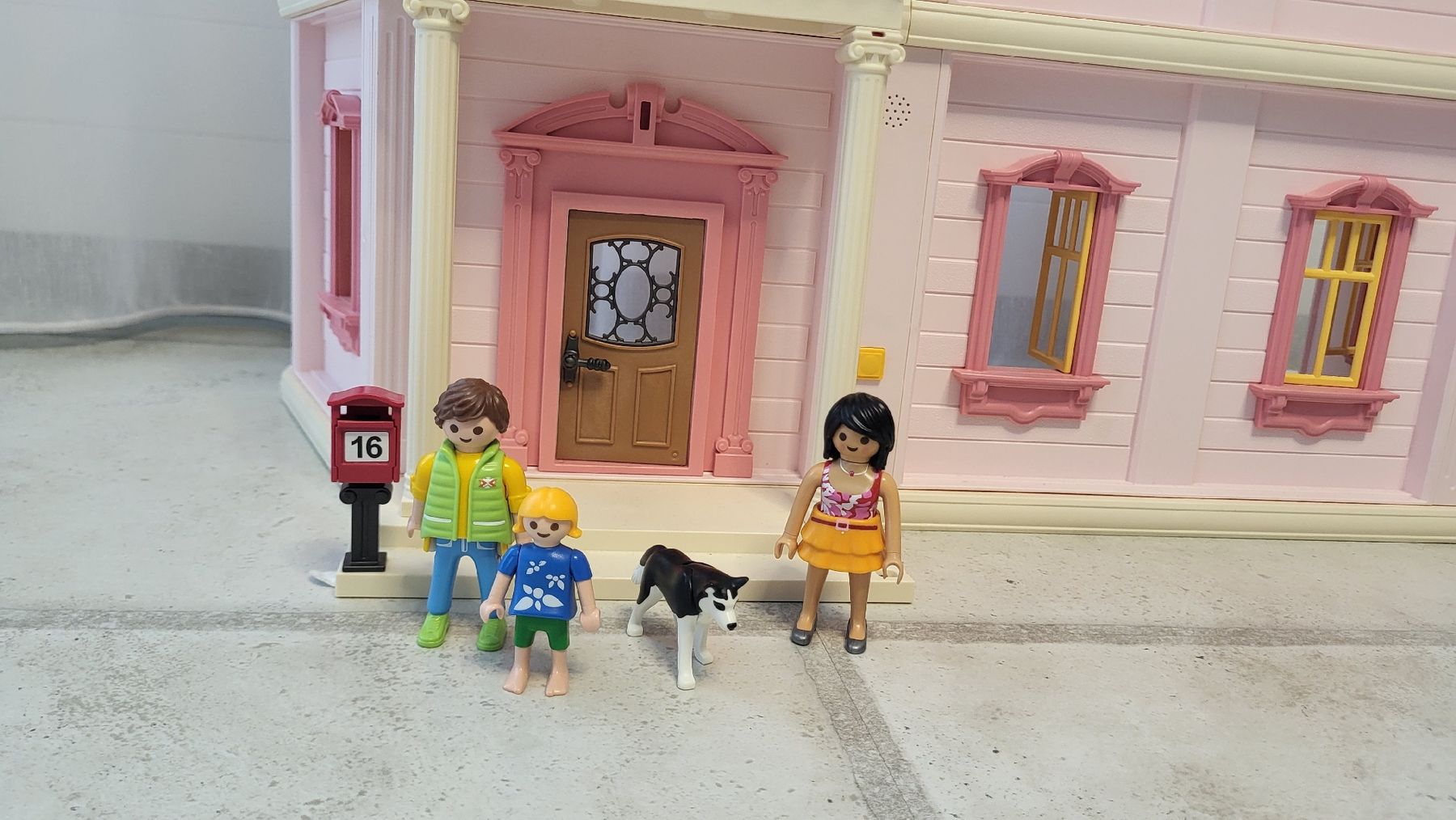 Playmobil Giocattoli: Playmobil Haus rosa – Usato da Mels venduto da mani013 1