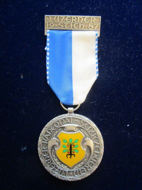 Medaglie: Luzerner Stich 1987 emailliertes Gemeindewappen Eich – Nuovo (secondo la descrizione) da Luzern venduto da Horoskop1