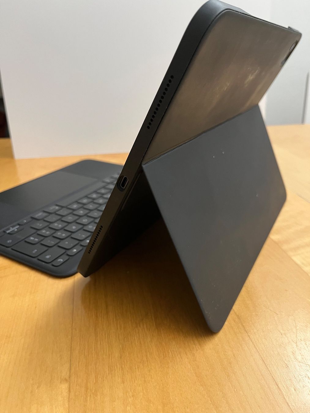 Covers & Borse: Étui clavier Combo Touch Logitech (CH, iPad Pro 13 (M4)) – Usato da Confignon venduto da Loriskumo 5