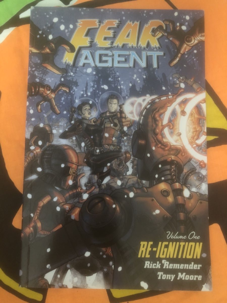 Fumetti: Fear Agent - Re-Ignition - Trade Paperback  – Usato da Lausanne venduto da fransadpop