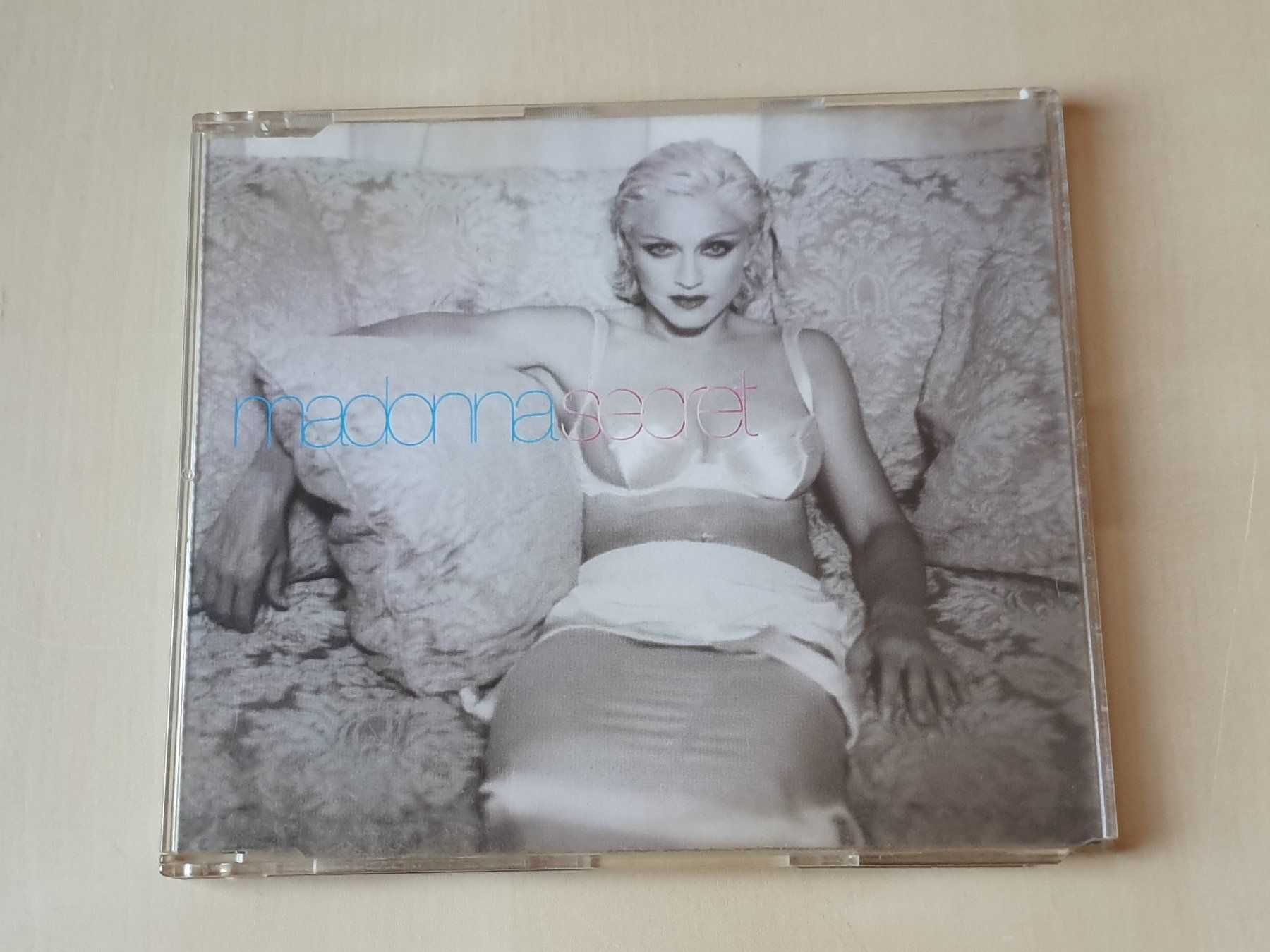CD: Madonna Secret – Usato da Stansstad venduto da collectorsshop