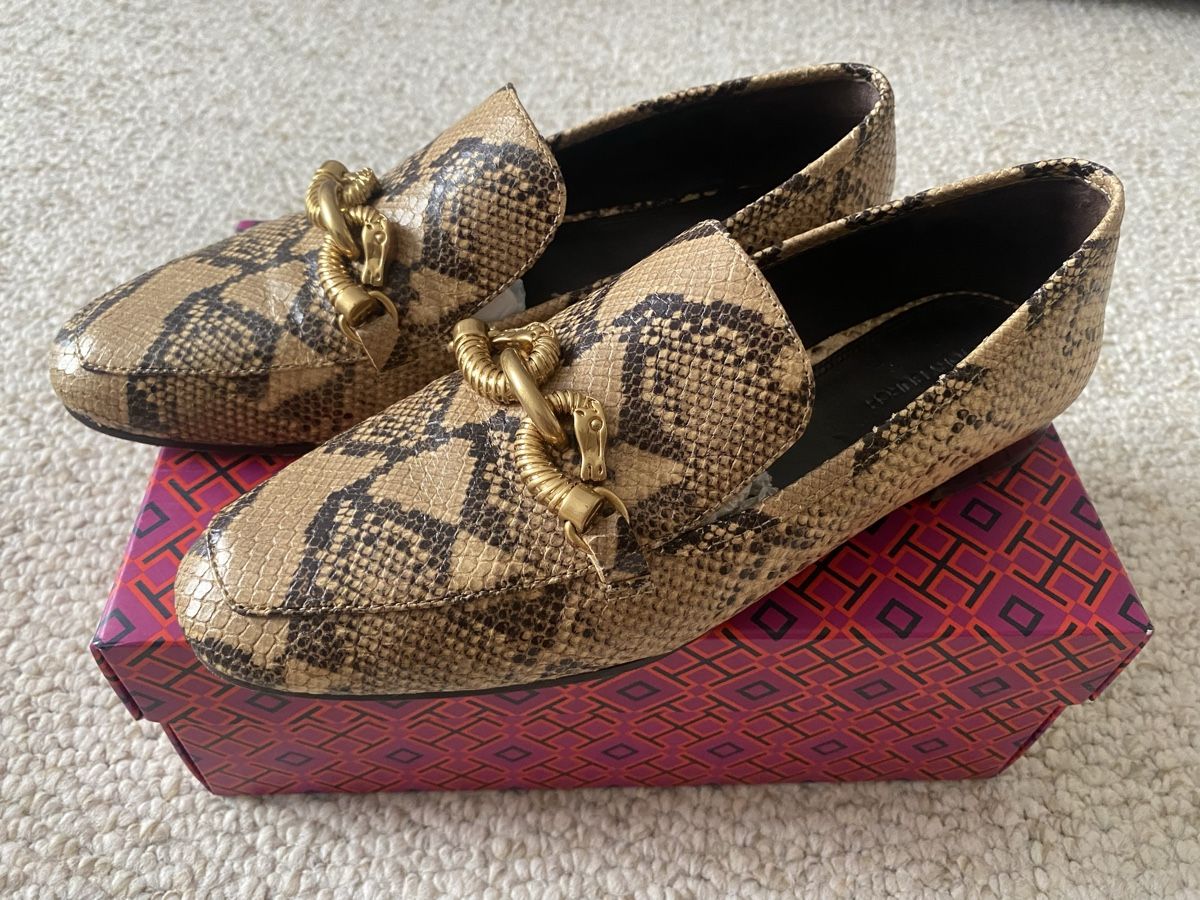 Tory Burch Damenschuhe: Tory Burch Jessa Loafer Python-Print – Neu (gemäss Beschreibung) aus Aesch BL von Gamazoru