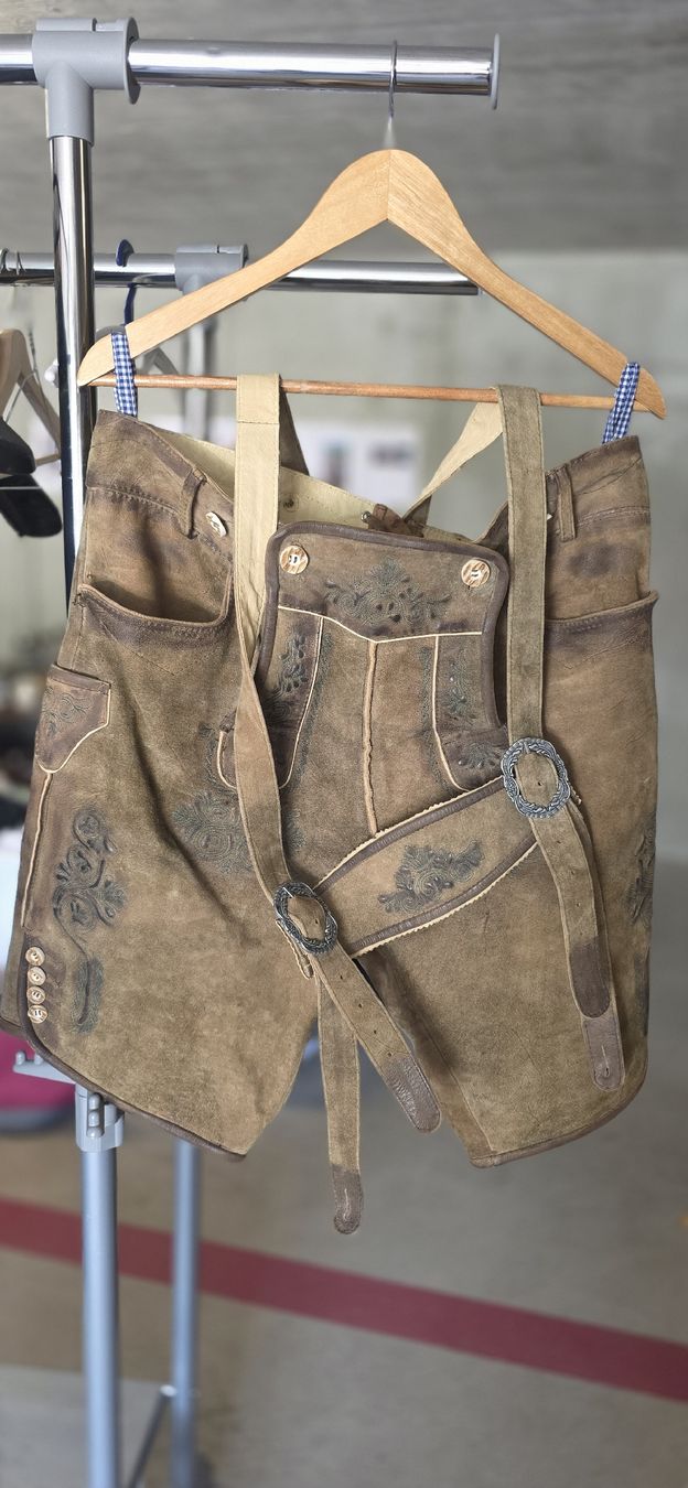 Pantaloni: Lederhosen kurz braun Grösse ca. 54 – Nuovo (secondo la descrizione) da Schachen b. Reute venduto da Judyniki