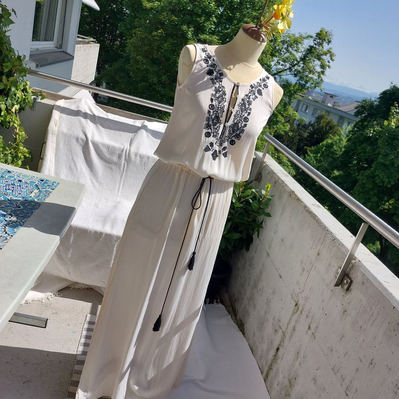 Zara Vestiti: Langes Kleid von Zara – Usato da Zürich venduto da wilden