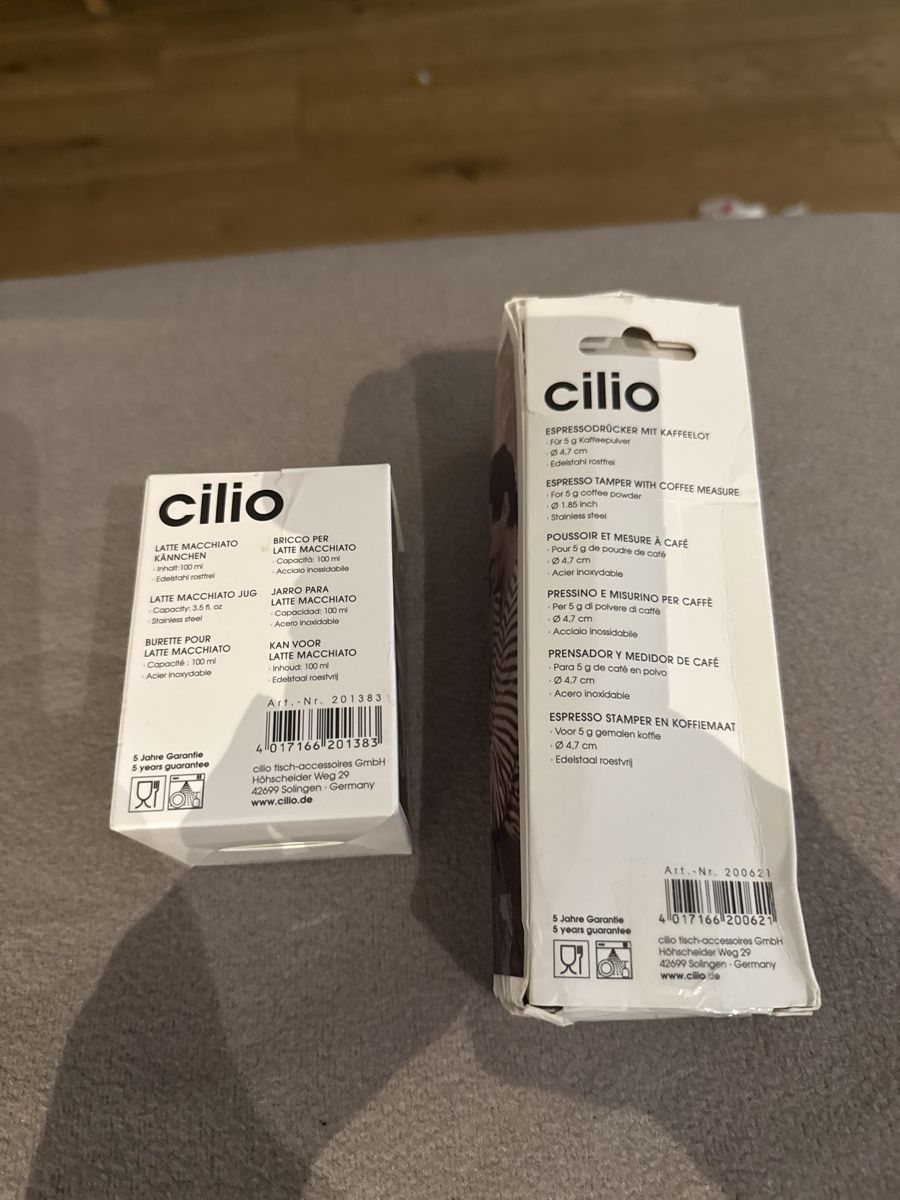 Elettrodomestici da cucina: Cilio: Latte Macchiato Kännchen + Espressodrücker Set – Nuovo e nell'imballaggio originale da Therwil venduto da Schneefra1 1