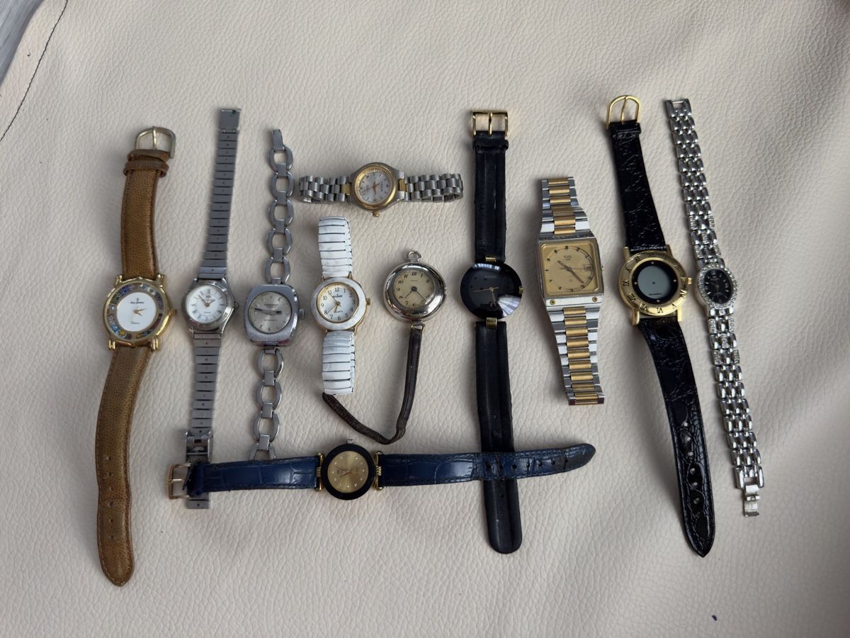 Certina Orologi: Lot de 11 montres – Usato da Posieux venduto da Angeles82