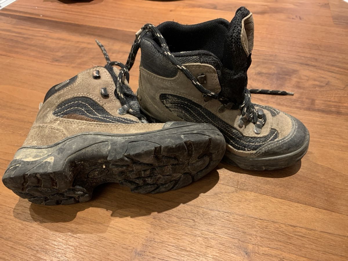 Chaussures garçon: Wanderschuhe Grösse 32 – D'occasion à Eschenbach SG par claudrup77