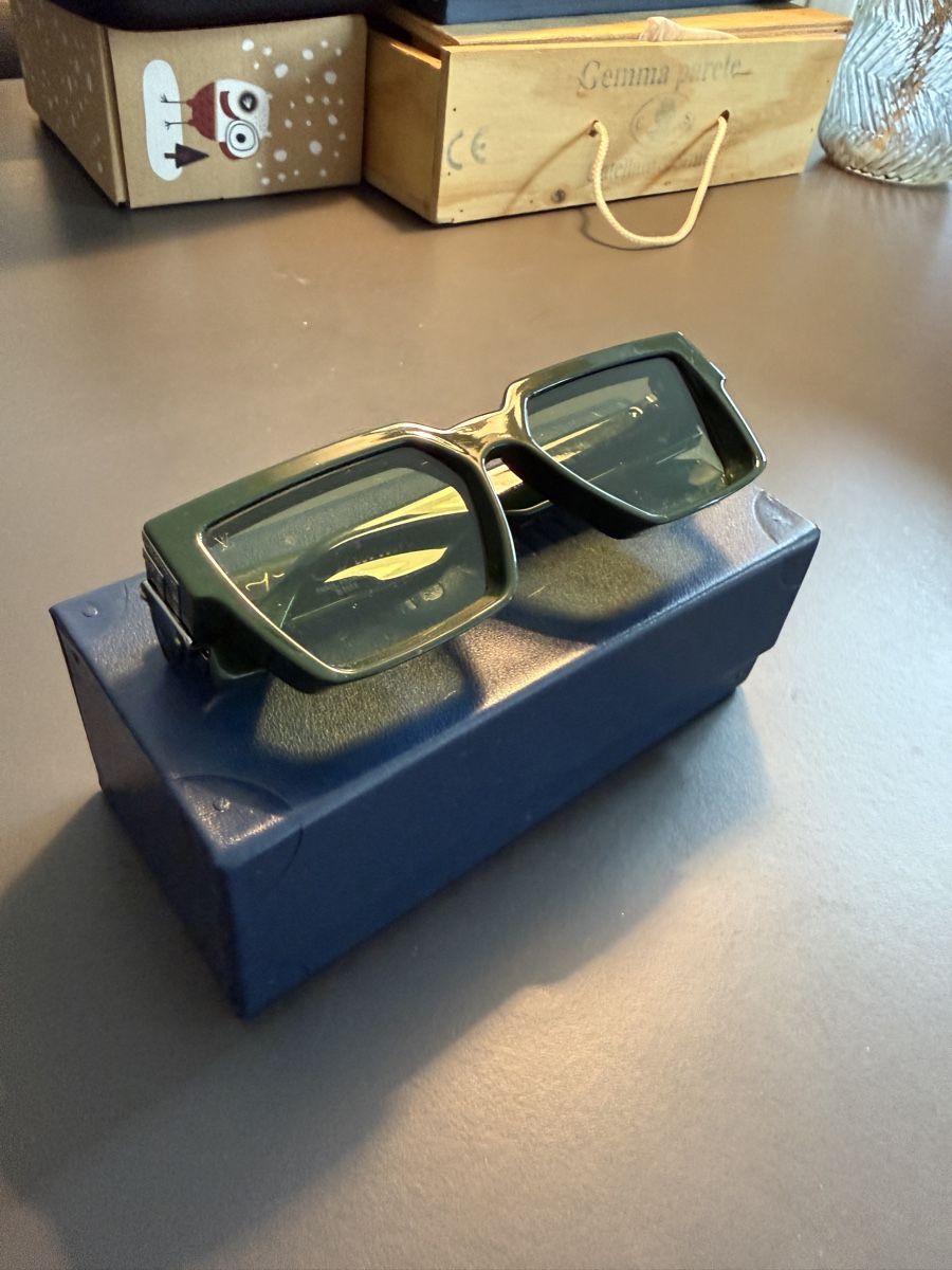 Louis Vuitton Occhiali & Lenti: Louis Vuitton Millionaires Sonnenbrille – Nuovo (secondo la descrizione) da Zürich venduto da kuengka 1