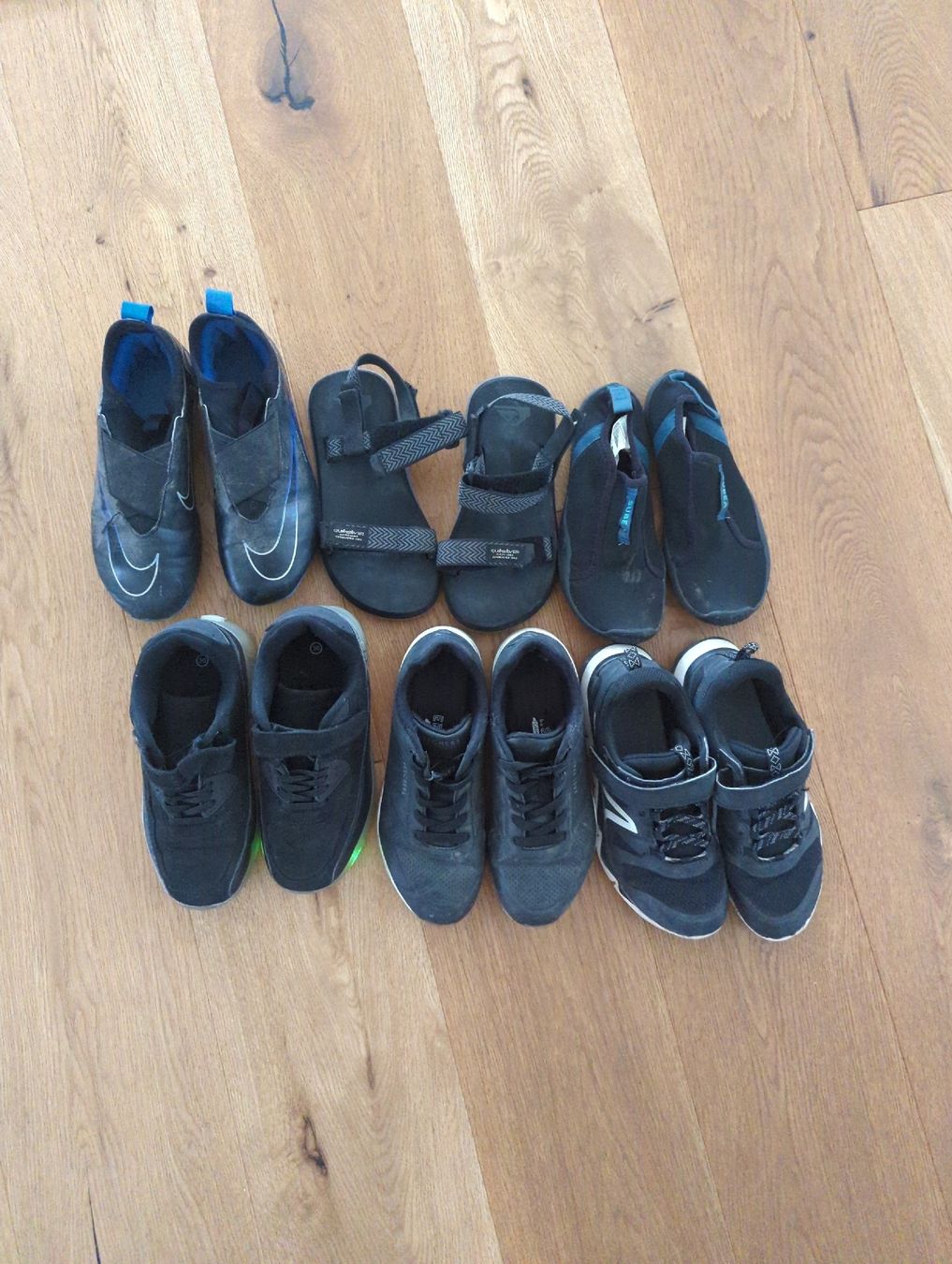 Scarpe per ragazzi: lot de 6 paires de chaussures  – Usato da Ardon venduto da hel_2xvs