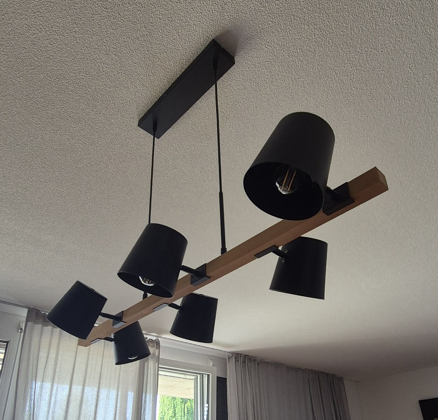 Livique Lampen: Deckenleuchte schwarz Holzoptik – Gebraucht aus Lotzwil von flo_ylt5