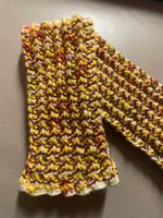 HANDGESTRICKTE PULSWÄRMER / HANDSTULPEN AUS WOLLE