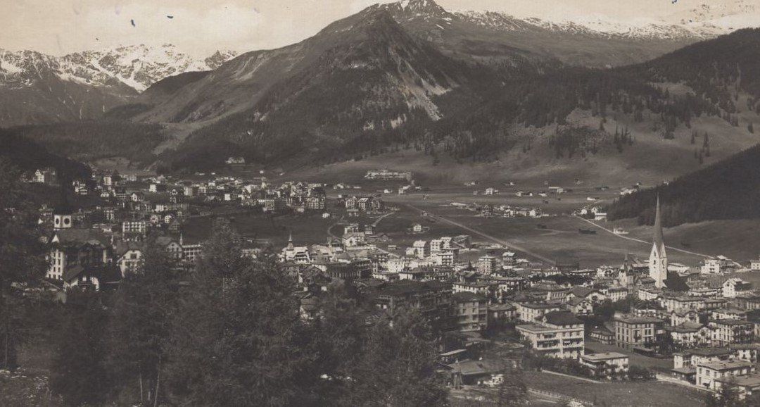 Cartoline postali: Davos   Luftbild  Bahnpost - RHÄT.-BAHN 1922 – Usato da Aarau venduto da kufi44 1