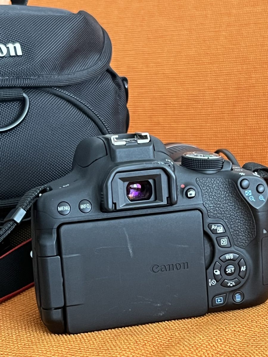 Canon Fotocamera: Canon EOS 750D mit Kameratasche – Usato da Basel venduto da beyzaerdo 7