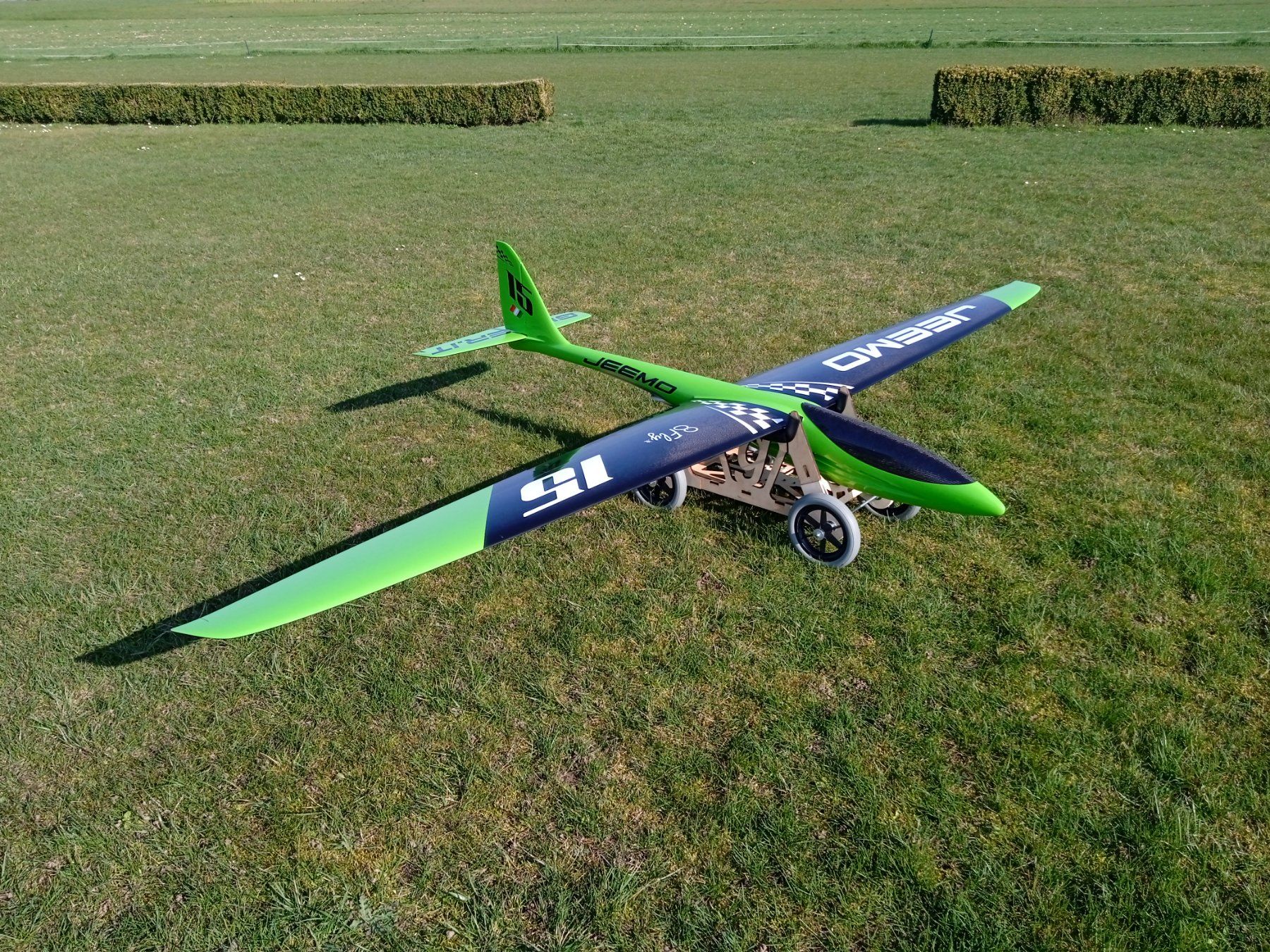 Modellismo RC: Planeur à réaction - Jeemo Glider.it – Usato da Le Lignon venduto da kilian.reday
