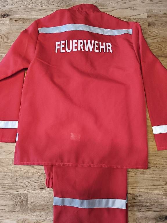 Costumi: Feuerwehrkostüm, Grösse 140 – Usato da Sargans venduto da mel_8yph 1