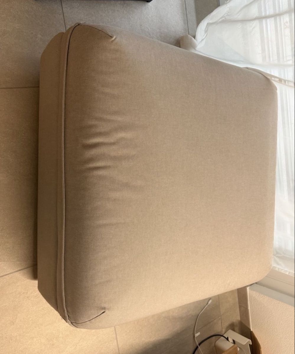 Ikea Tabourets: Polsterhocker beige/grau quadratisch – D'occasion à Siglistorf par demeyste 1