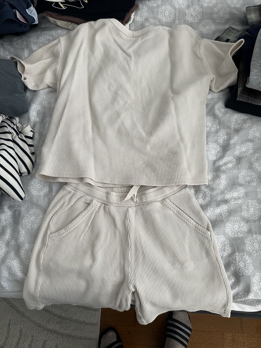 Lotti & Set di vestiti: Jungen Oberteile – Usato da Wetzikon ZH venduto da realiteti 4
