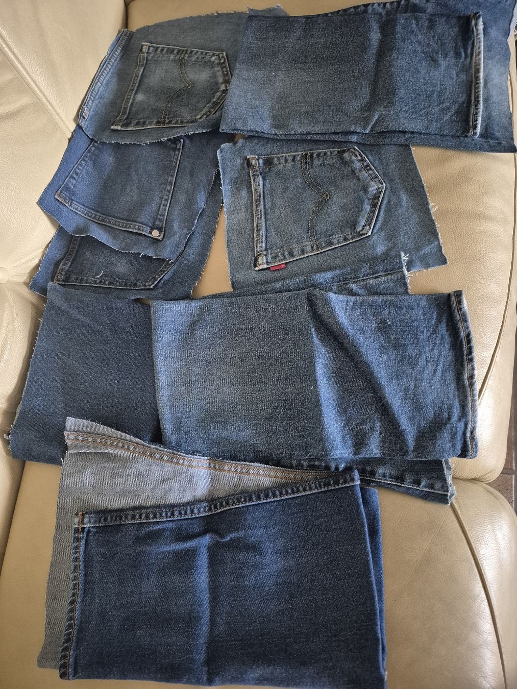 Tissus: Reststoffe Jeans – D'occasion à Pfaffnau par gologoldun1953