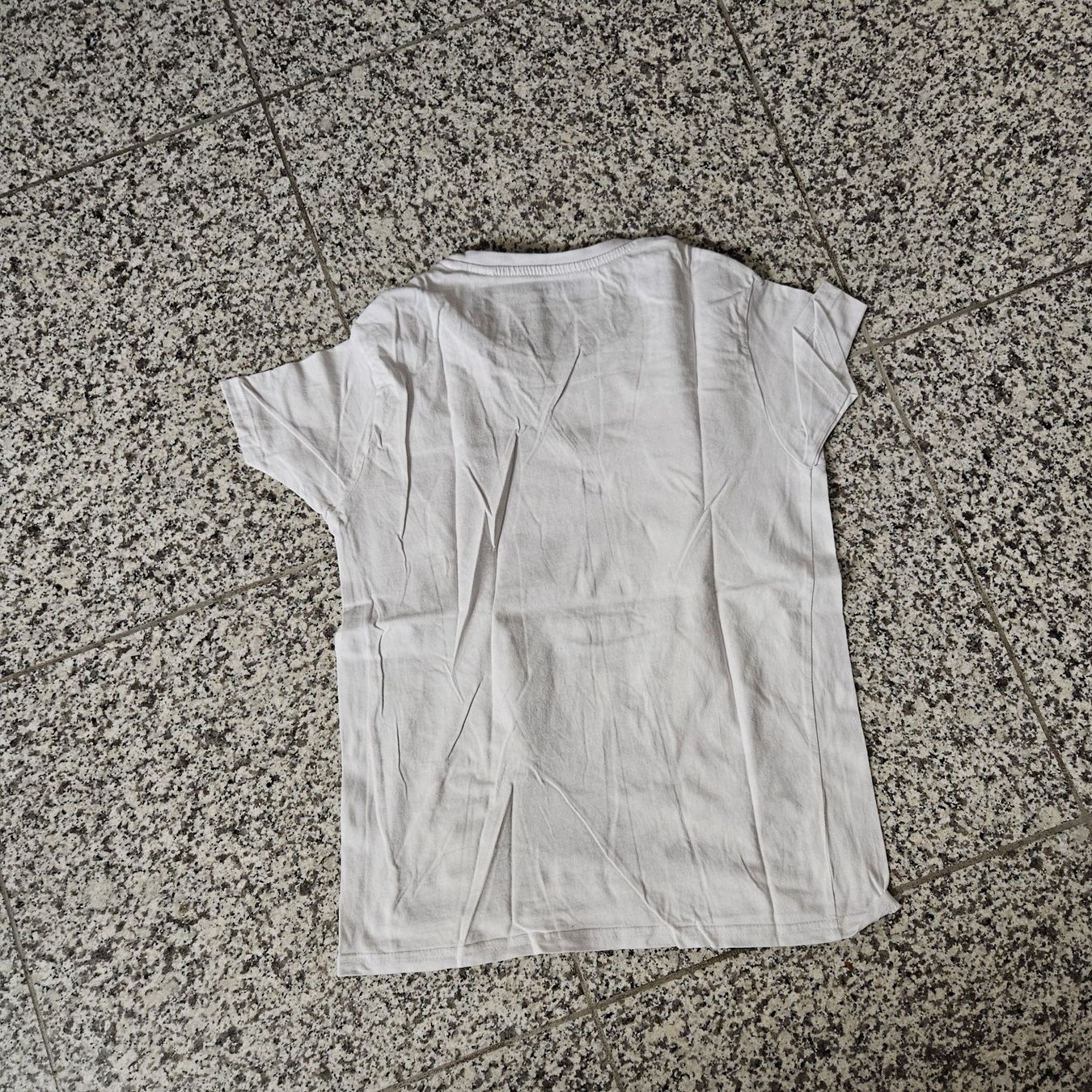 T-Shirts: T-Shirt Anime Grösse 146 – Gebraucht aus Embrach von Lilly2021 1