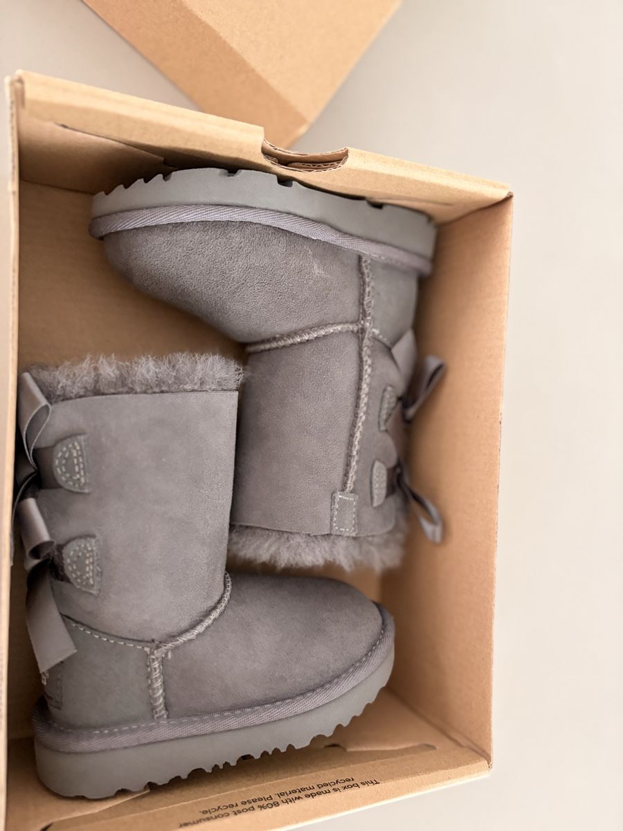 Ugg Scarpe per ragazze: UGG Bailey Bow II, Grösse 22 – Nuovo e nell'imballaggio originale da Aarberg venduto da Daniela300 3