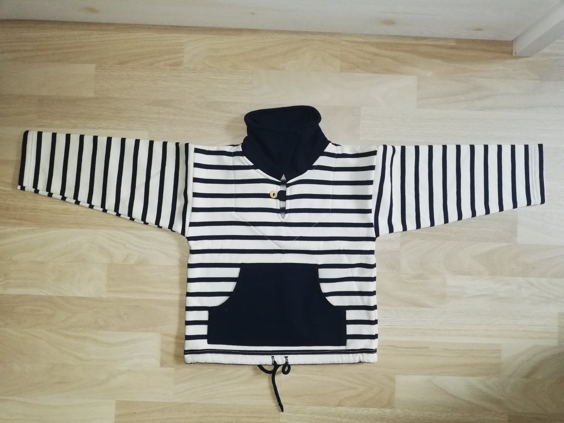 Lotti & Set di vestiti: Lot pulls, t-shits, jeans, (110) – Usato da Biel/Bienne venduto da Sikosi 6