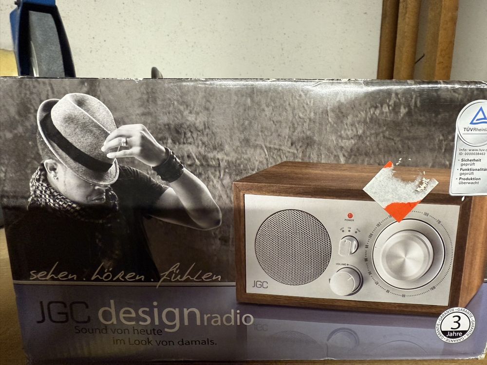 Radios: JGC Design Radio im Retro Look, Top Zustand, Holzoptik – Neuf (Voir description) à Winterthur par Bogdan1986