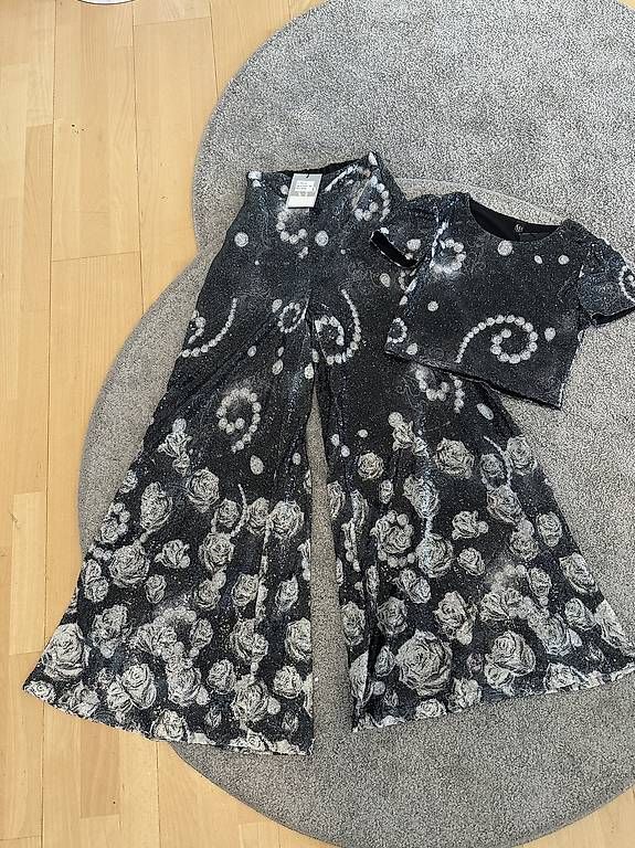 Lotti di vestiti: Completo in paillettes  – Usato da Baden venduto da mih_kn89 3