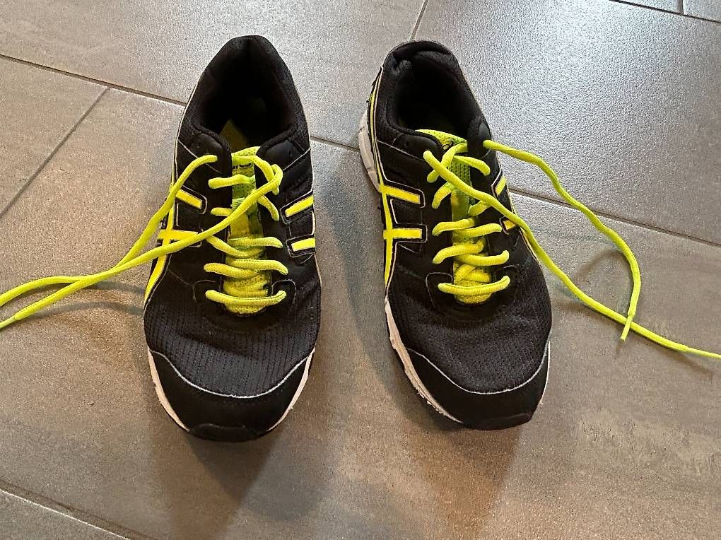 Herrenschuhe: Asics Laufschuhe Gr. 40 – Gebraucht aus Thalheim an der Thur von Iselisberger