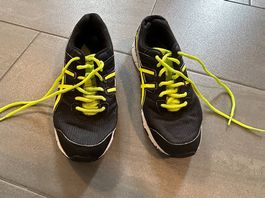 Asics Laufschuhe Gr. 40