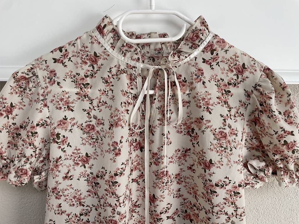 Chemisiers: Elegante Chiffonbluse mit Blumenmuster  Gr. S – D'occasion à Glis par SabrinaXA 1